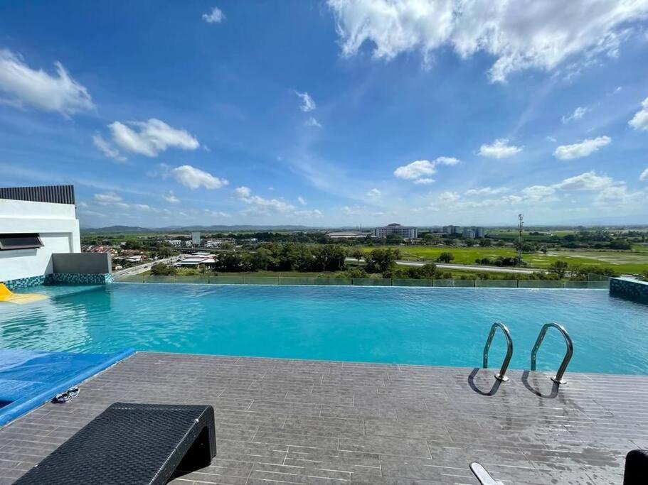 Myrumah Imperio Home , Alor Setar 3Br With Sky Infinity Pool المظهر الخارجي الصورة